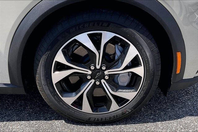2025 Ford Mustang Mach-E Select