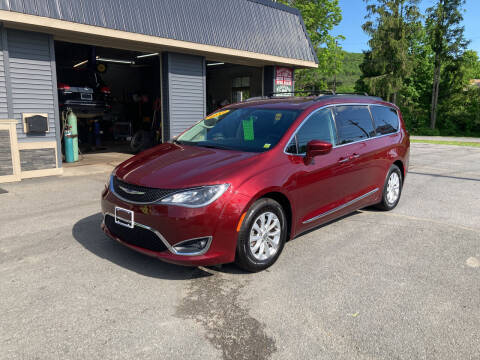 2017 Chrysler Pacifica for sale at JERRY SIMON AUTO SALES in Cambridge NY
