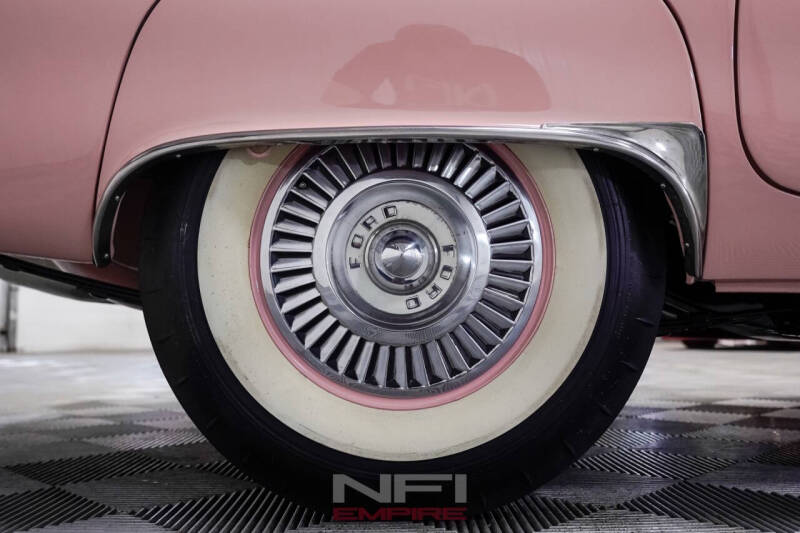 1957 Ford Thunderbird