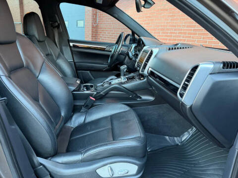 2014 Porsche Cayenne Platinum