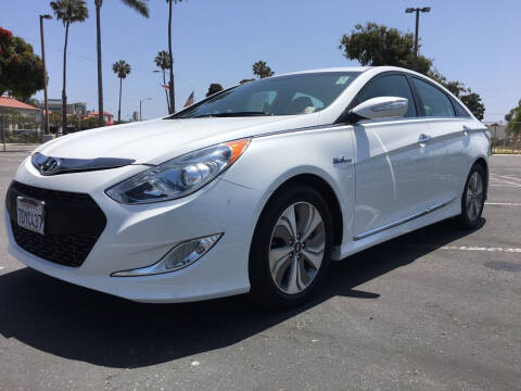 2013 Hyundai Sonata Hybrid for sale at Auto Max of Ventura in Ventura CA