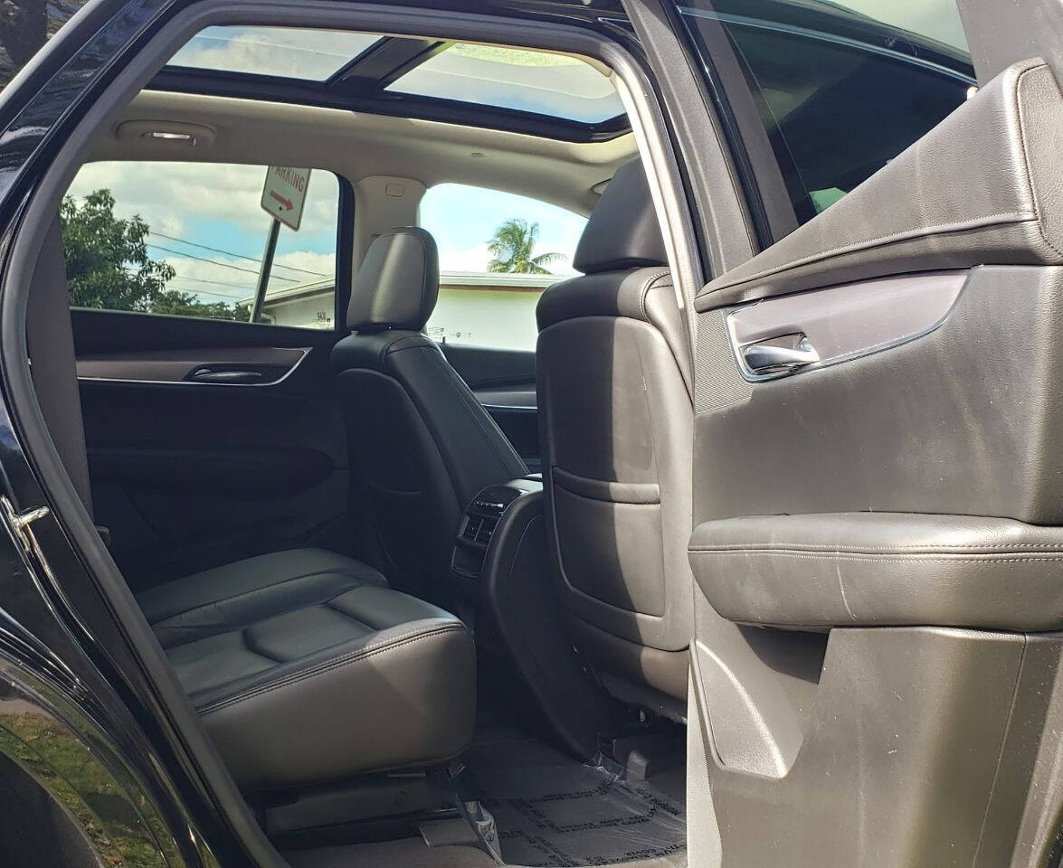 2017 Cadillac XT5  - $18,120