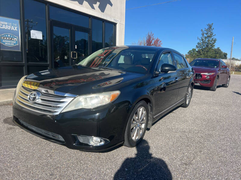 2011 Toyota Avalon Limited's photo