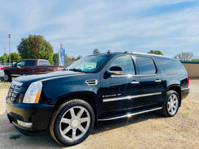 2008 Cadillac Escalade ESV for sale at Top Gear Auto Sales LLC in Le Roy, MN