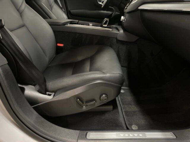 2025 Volvo XC90 B5 Core Bright Theme
