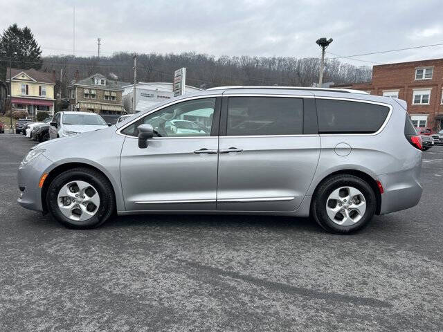 2017 Chrysler Pacifica Touring-L Plus