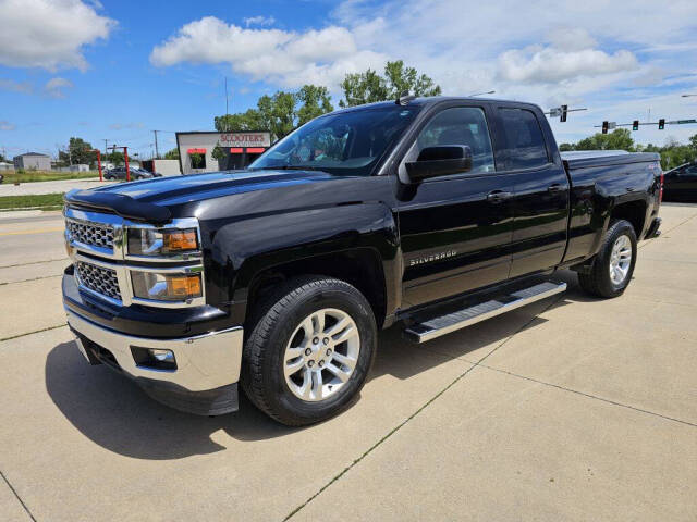 2015 Chevrolet Silverado 1500 for sale at Bigfoot Auto in Hiawatha, IA