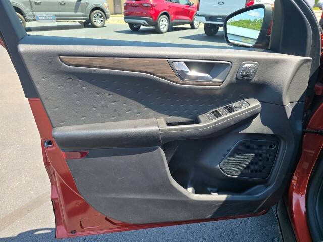 2020 Ford Escape Hybrid Titanium