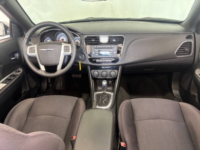 2012 Chrysler 200 Touring