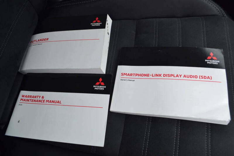 2025 Mitsubishi Outlander SE