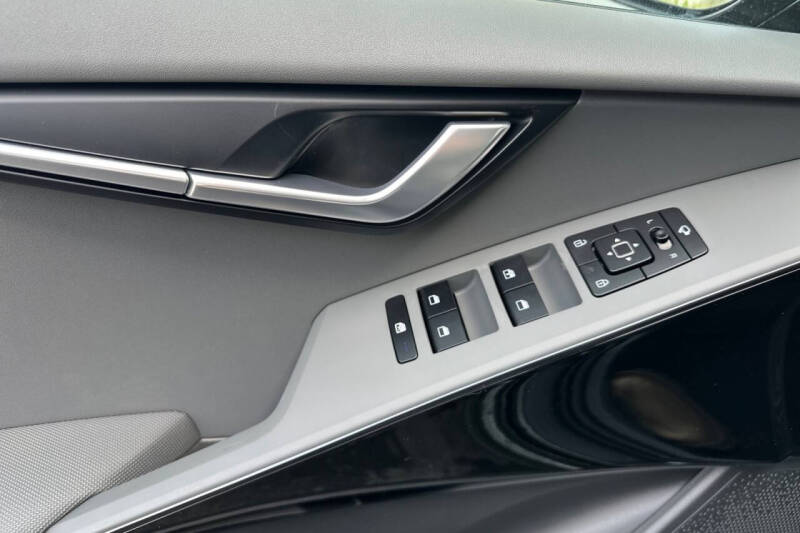 2025 Kia Niro EX Touring