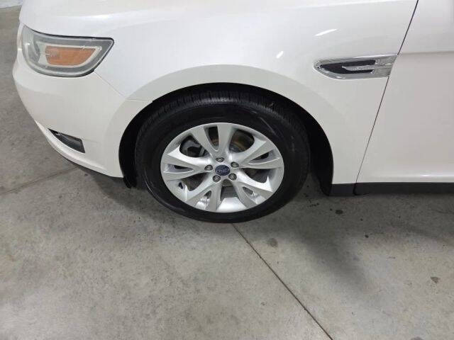2011 Ford Taurus SEL