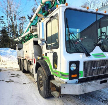 2003 Mack MR688S