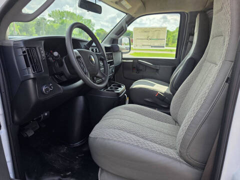 2025 Chevrolet Express 3500