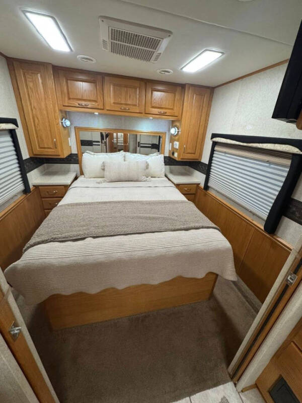 2006 Freightliner Haulmark