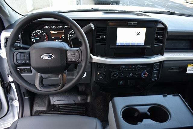 2025 Ford F-350 Super Duty XL