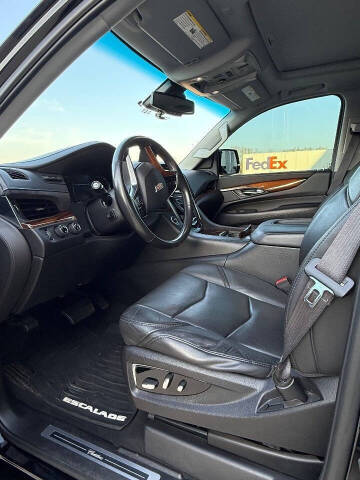 2016 Cadillac Escalade ESV Luxury Collection