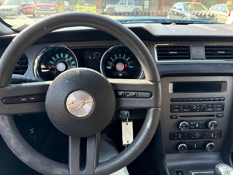 2012 Ford Mustang V6