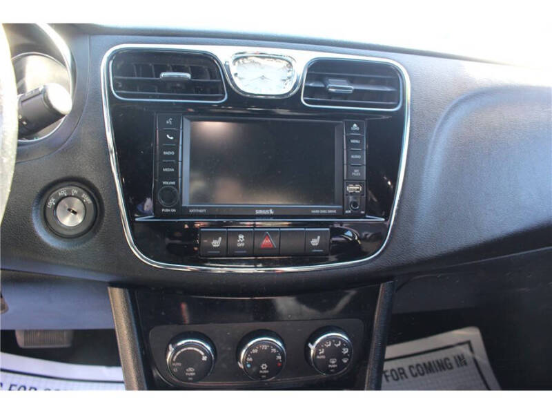 2012 Chrysler 200 Touring