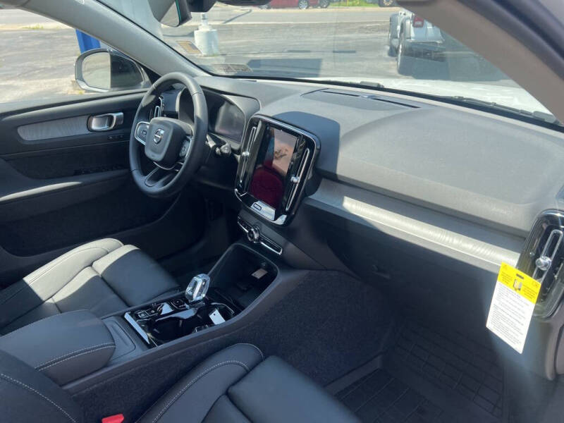 2026 Volvo XC40 B5 Plus