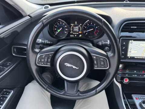 2017 Jaguar XE 25t Prestige