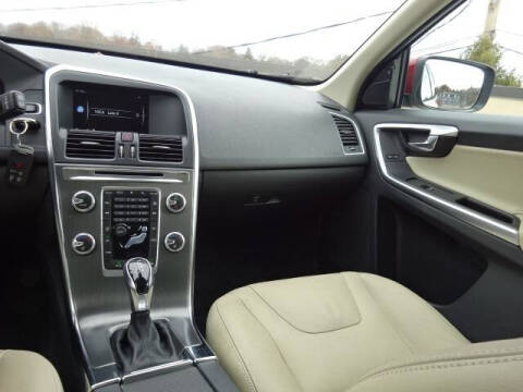 2016 Volvo XC60 T6 Drive-E R-Design Platinum