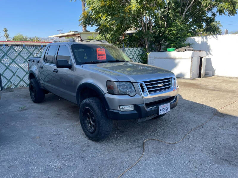 2008 Ford Explorer Sport Trac XLT photo 2