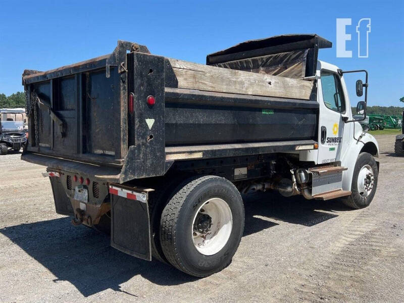 2016 Freightliner M2 106
