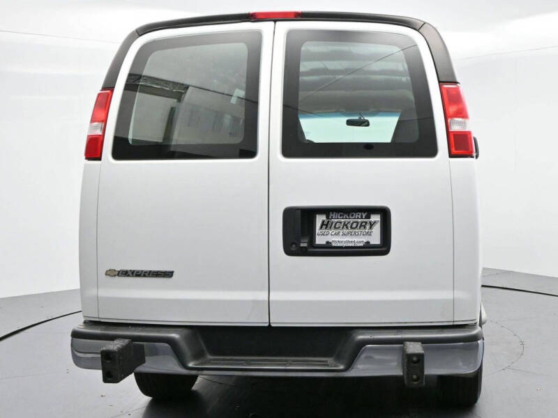 2022 Chevrolet Express 2500