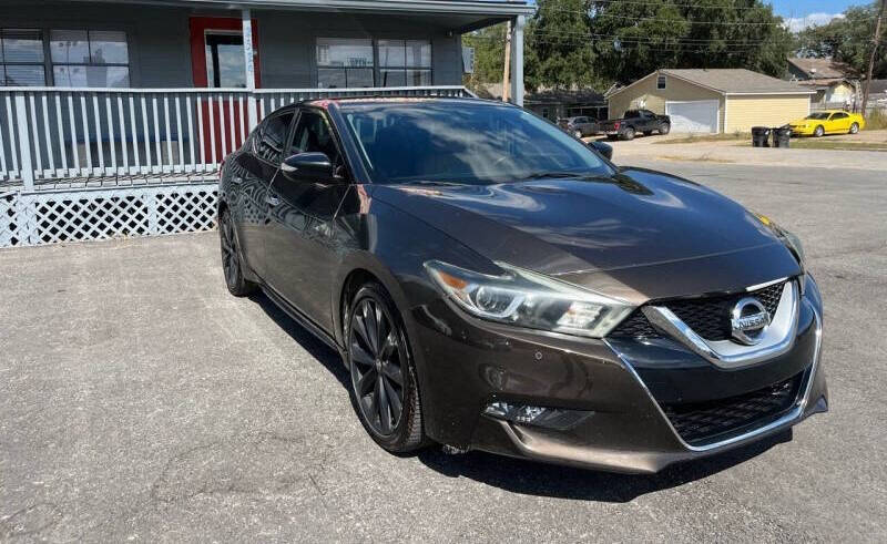 2016 Nissan Maxima SR photo 2