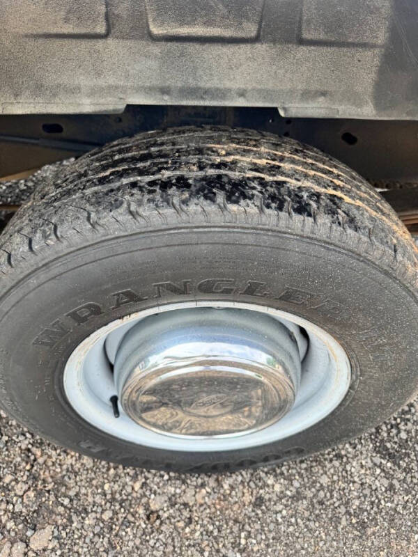 2004 Ford E-Series