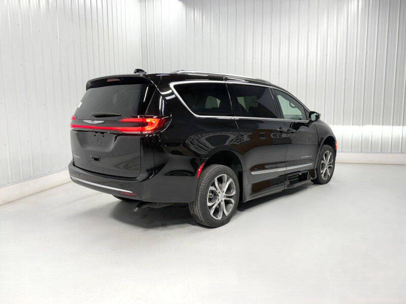 2026 Chrysler Pacifica Pinnacle