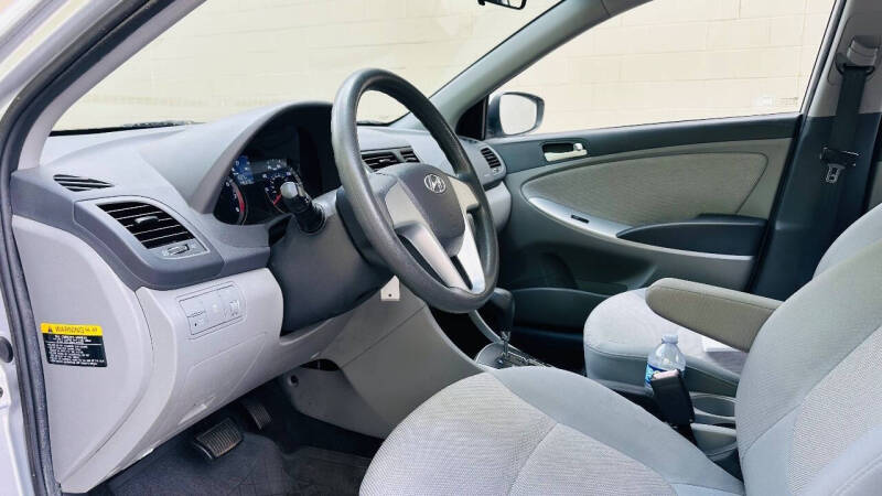 2012 Hyundai Accent GLS