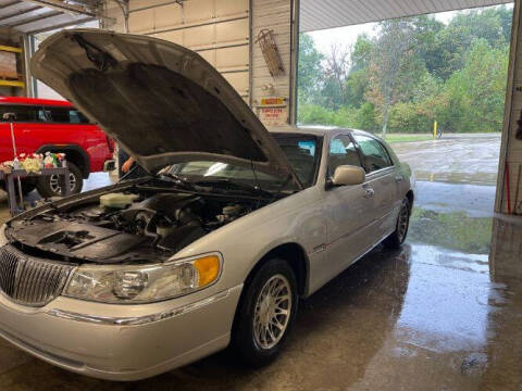 2002 Lincoln Town Car