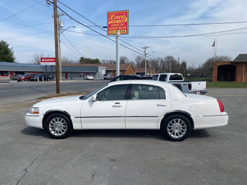 2007 Lincoln Town Car for sale at Lewis' Used Cars in Elizabethton TN