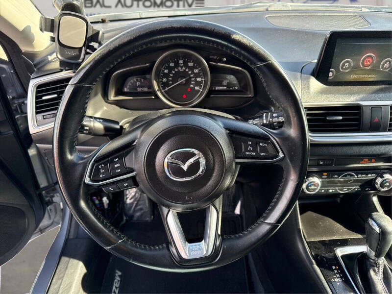 2018 Mazda MAZDA3 Touring