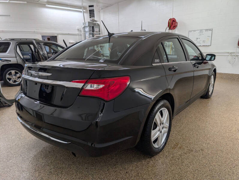 2013 Chrysler 200 LX