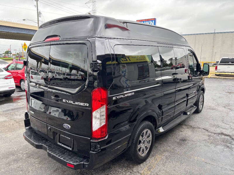 2017 Ford Transit 150 XLT
