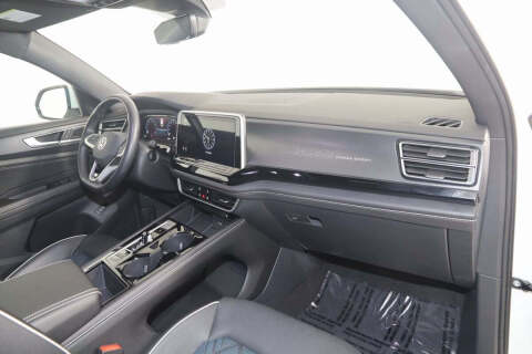 2024 Volkswagen Atlas Cross Sport SEL Premium R-Line 4Motion