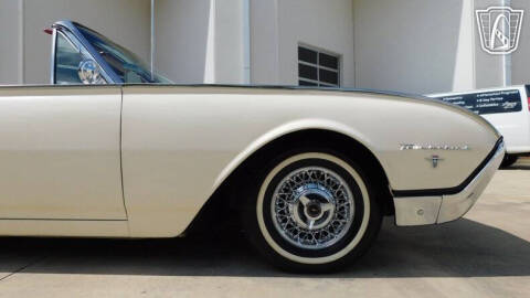1962 Ford Thunderbird