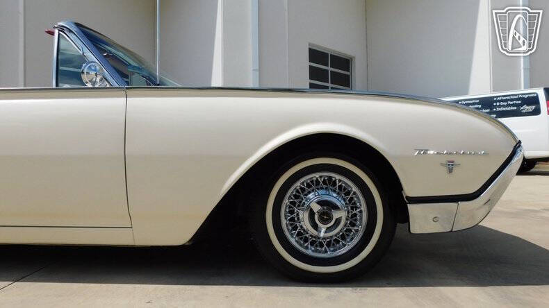 1962 Ford Thunderbird