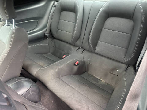 2017 Ford Mustang V6