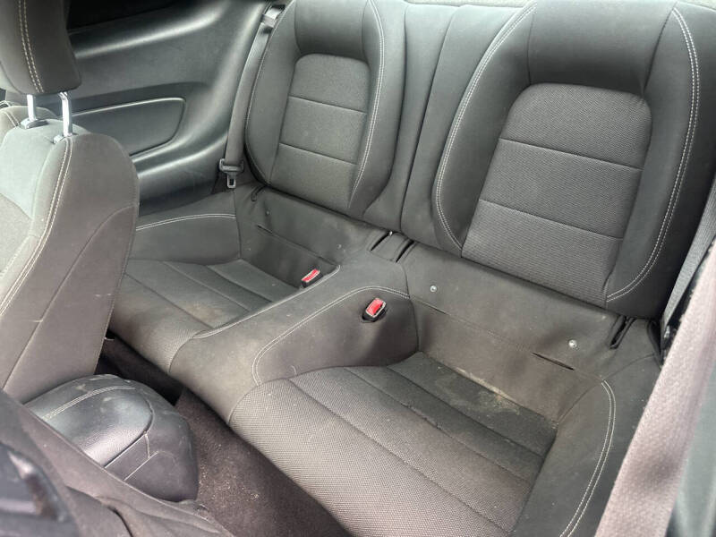 2017 Ford Mustang V6