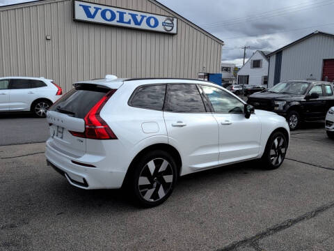 2025 Volvo XC60 T8 Plus Dark Theme