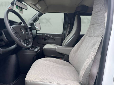2025 GMC Savana LT 3500