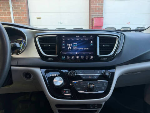 2018 Chrysler Pacifica Hybrid Touring Plus