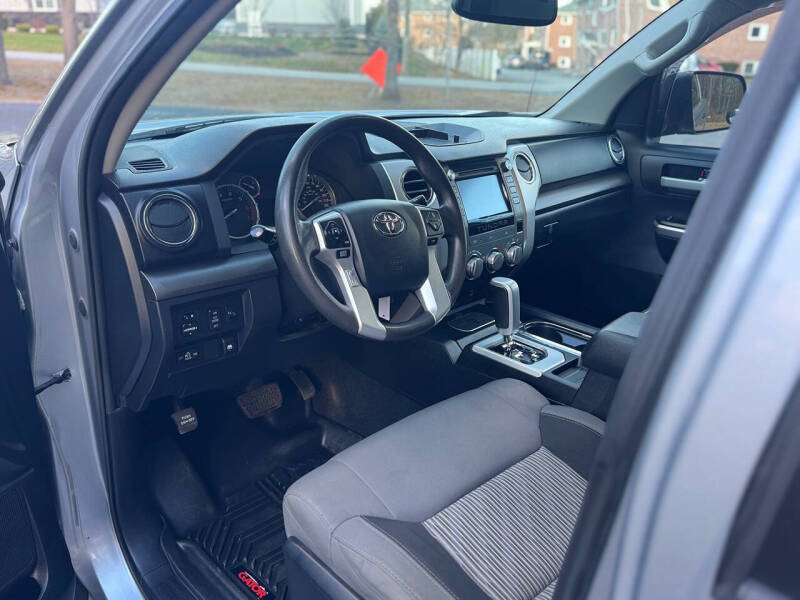 2017 Toyota Tundra SR5