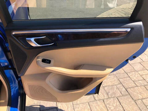 2017 Porsche Macan