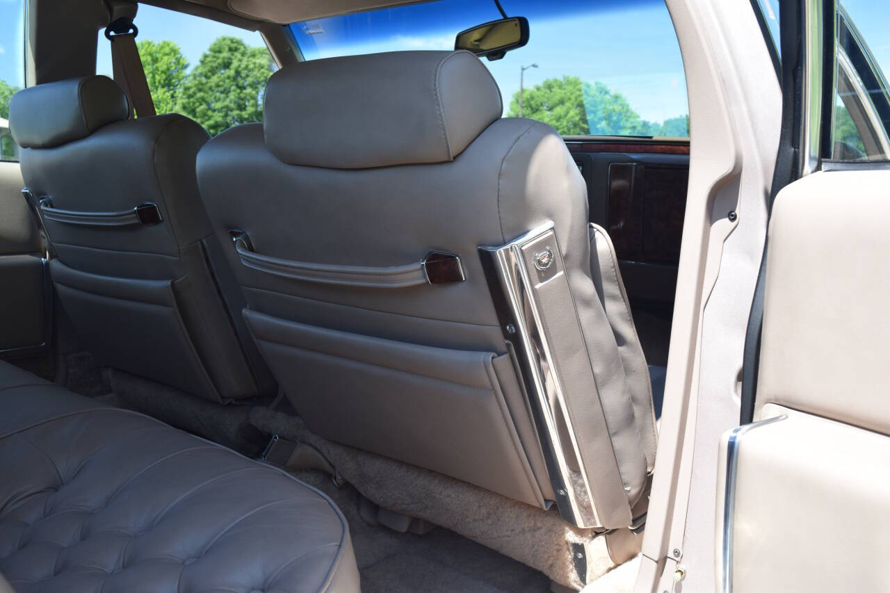 1991 Cadillac Brougham 159