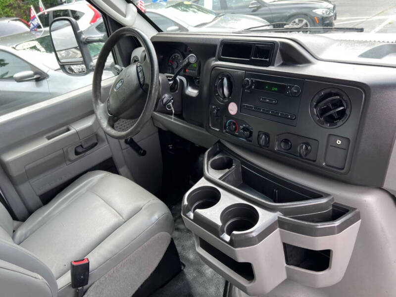 2017 Ford E-Series E-350 SD